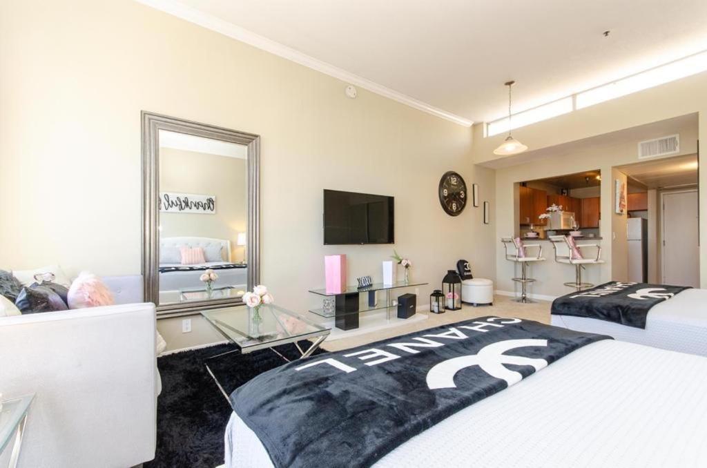 Loft Apartments At Hollywood Free Parking Close To Studios Universal Лос Анджелис Екстериор снимка